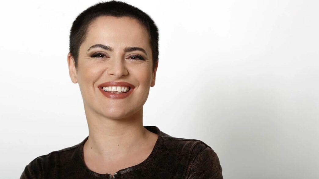 Silvia Salemi Presenta 2223 Ore