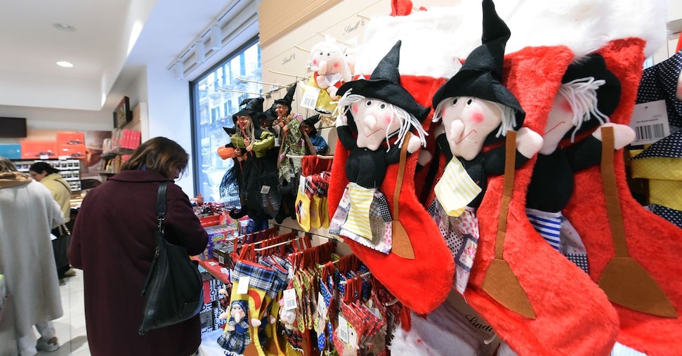 Spesa E Regali Per La Befana3A