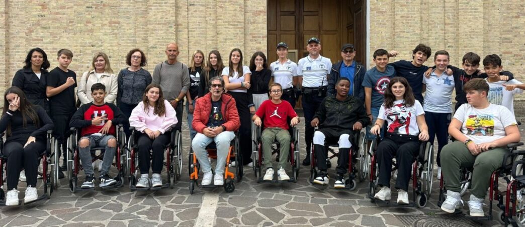 Studenti Della Scuola Media Di