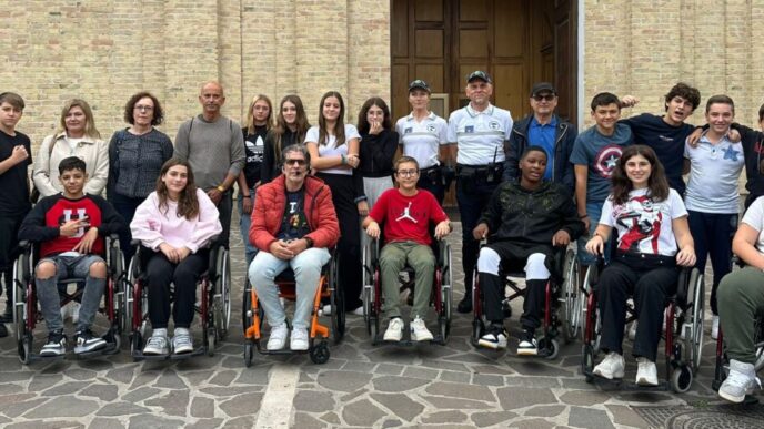 Studenti Della Scuola Media Di