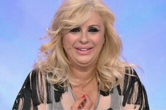 Tina Cipollari Torna Sul Trono