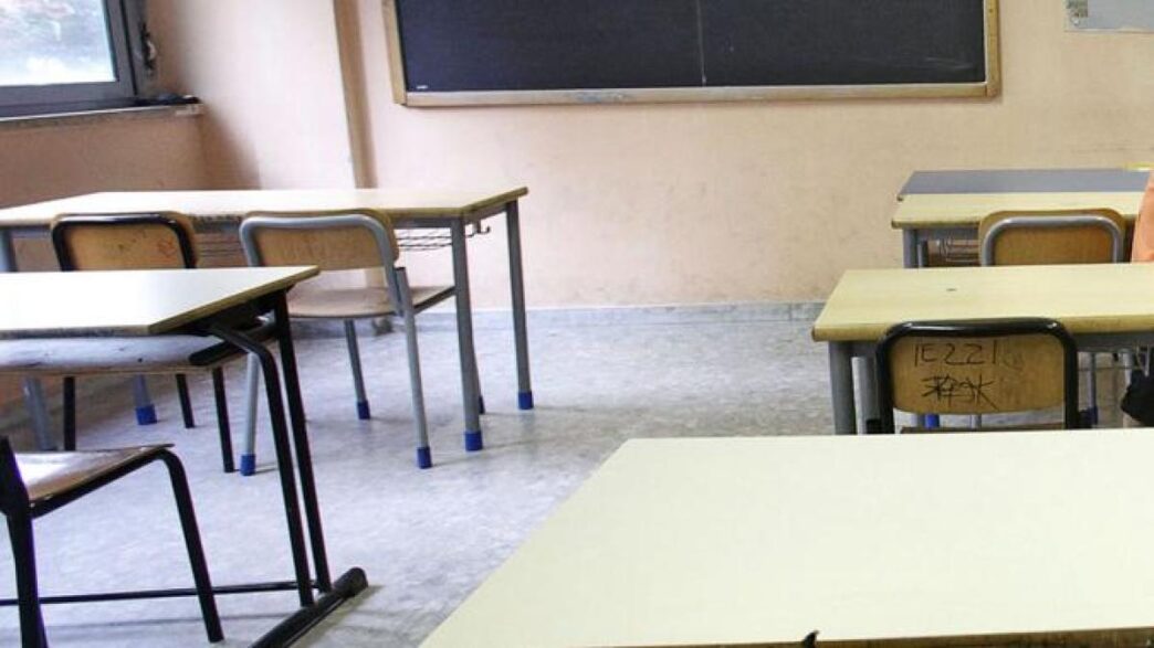Tredicenne Spara In Classe Con