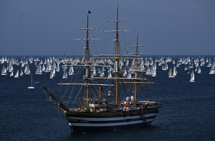 Trieste Celebra La Vespucci Co