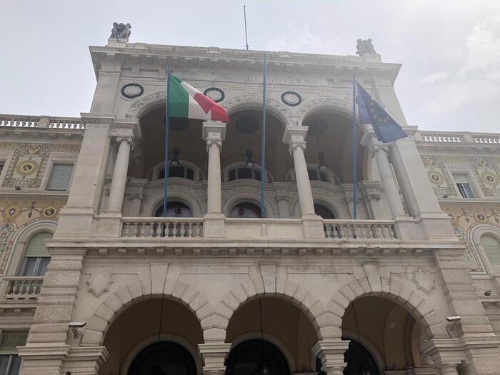Trieste Istituisce Zone Rosse