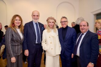 Trudie Styler Celebra Napoli C
