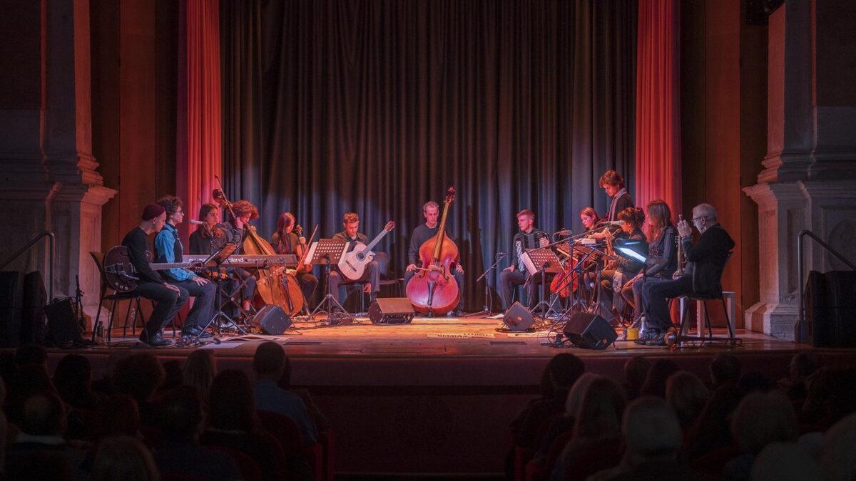 Una Celebrazione Unica3A L27Impr