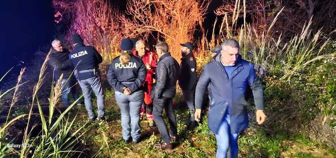 Uomo Trovato In Fondo A Un Dir