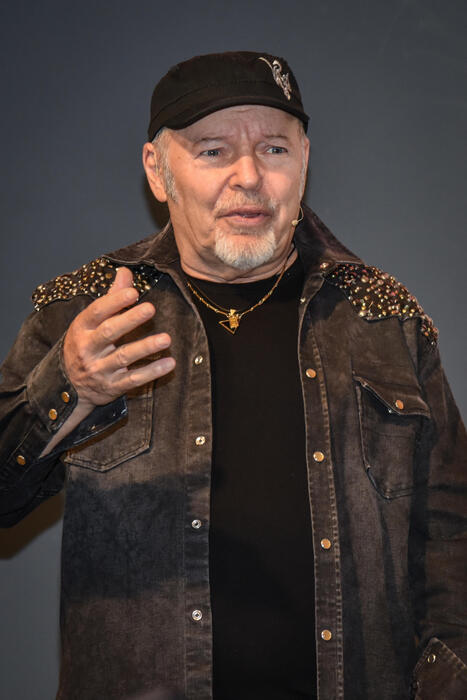 Vasco Rossi Risponde Alle Pole