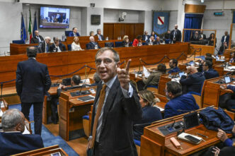 Vincenzo De Luca Sotto Pressio