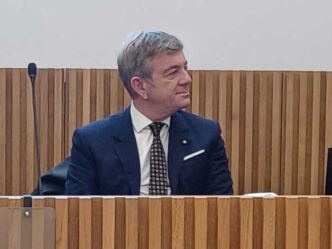 Vito Tenore Presenta Il Suo Li