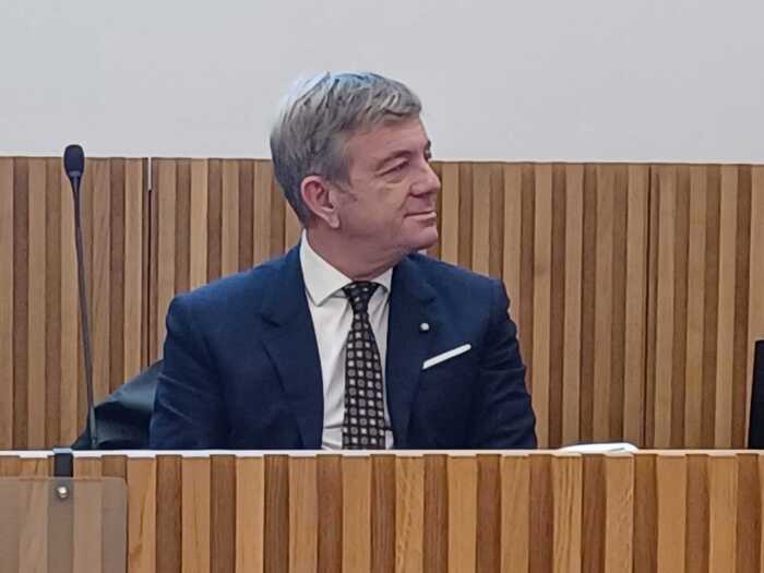 Vito Tenore Presenta Il Suo Li