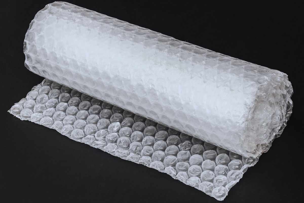 Costa Meno Di 2 Euro Ed È Il Trucco Finlandese Per Tenere La Casa Calda Senza Riscaldamento 5 La Plastica A Bolle Per Riscaldare La Casa