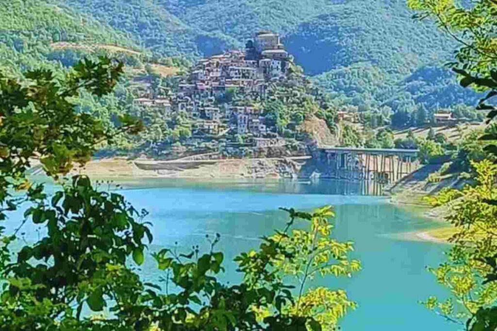 le bellezze di castel di tora