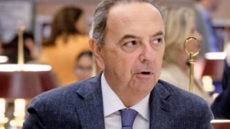 Accuse E Tensioni Tra Politica