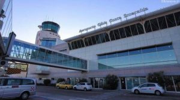 Aeroporto Di Olbia3A Un Investi