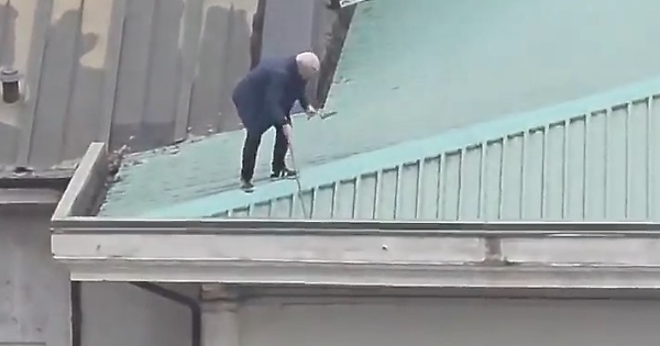 Anziani Impegnati In Operazion