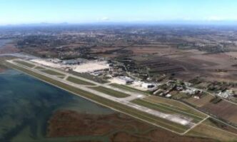 Ardian Punta Sull27Aeroporto Di