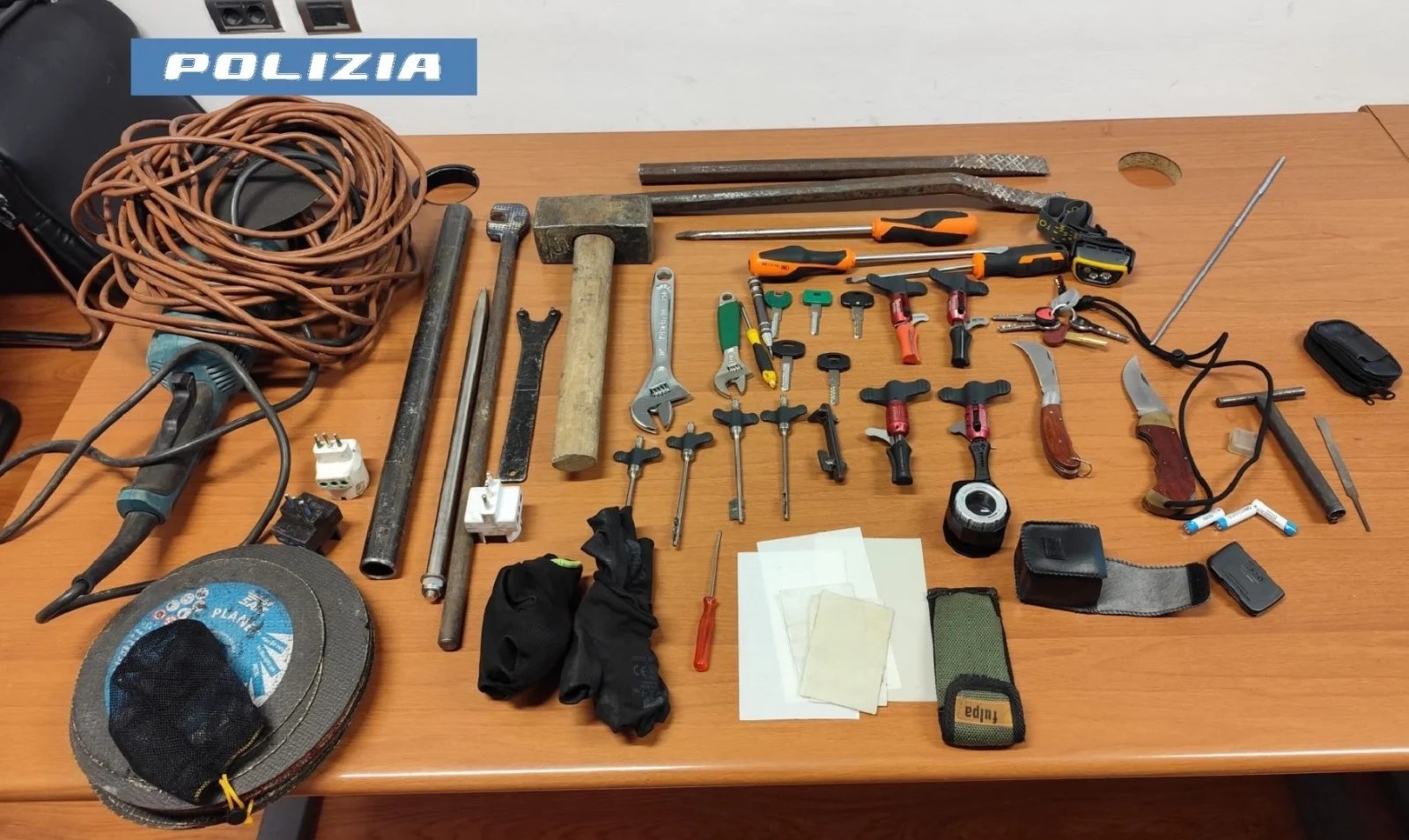 Arrestato Un 60Enne Dalla Poli