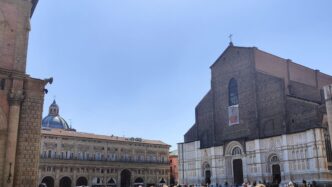 Bologna3A Una Cittc3A0 Che Si Tras