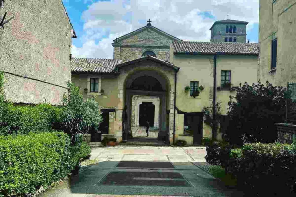 Borgo di Farfa cosa vedere e fare