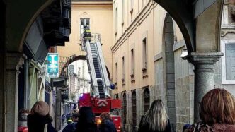 Caduta Di Tegole Dal Palazzo B