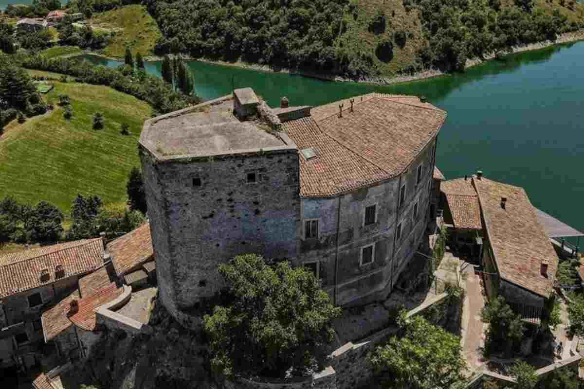 Castel Di Tora Cosa Vedere E Fare