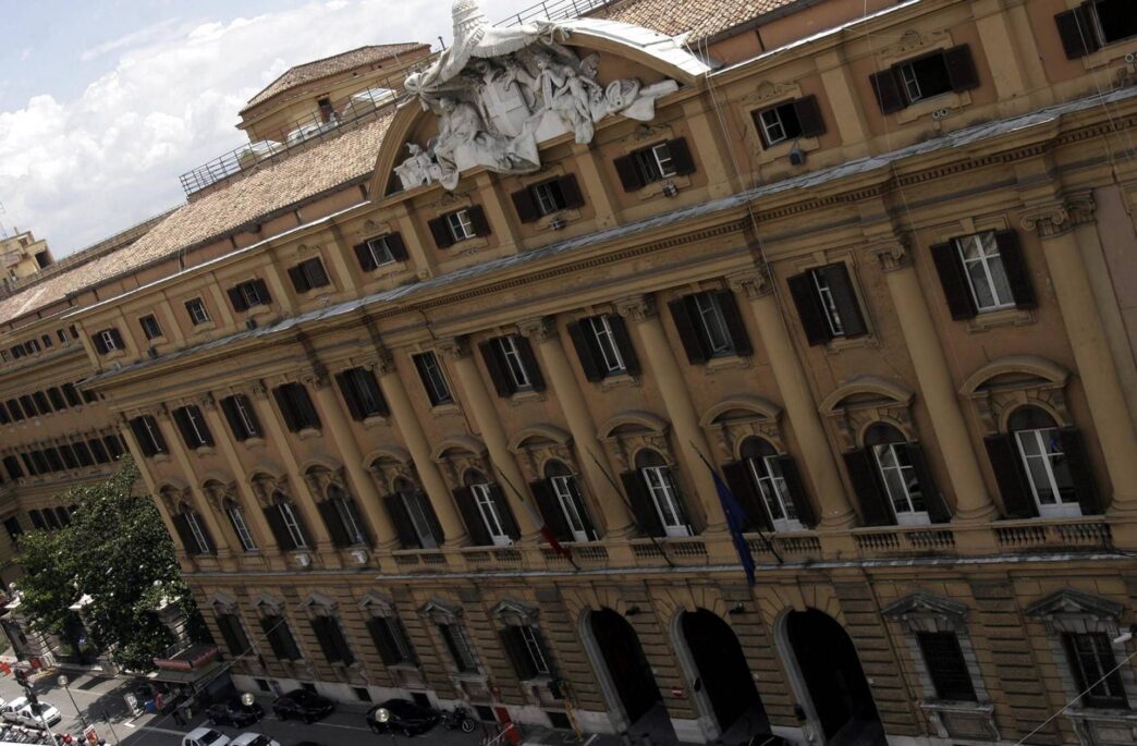 Chiusura Col Collocamento Del