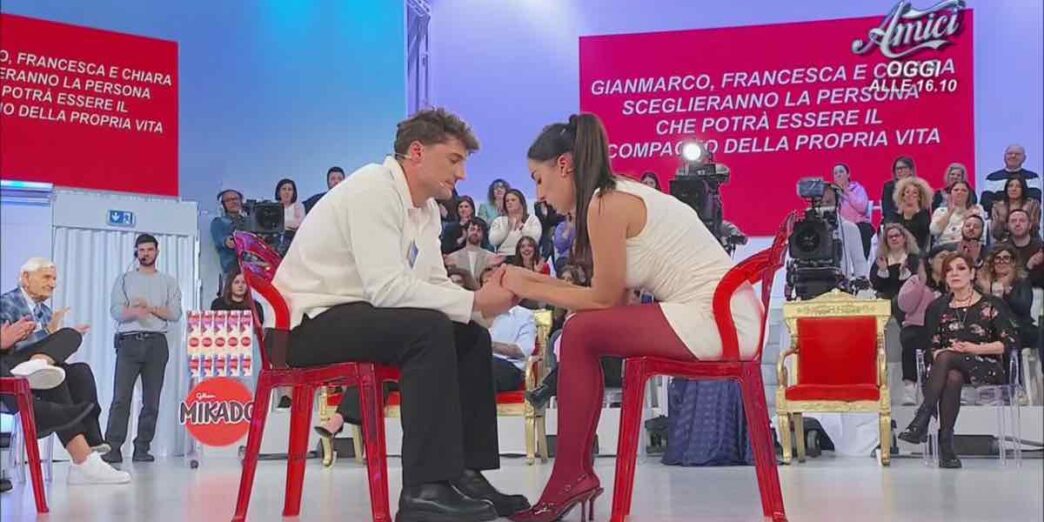 Colpo Di Scena A Uomini E Donn
