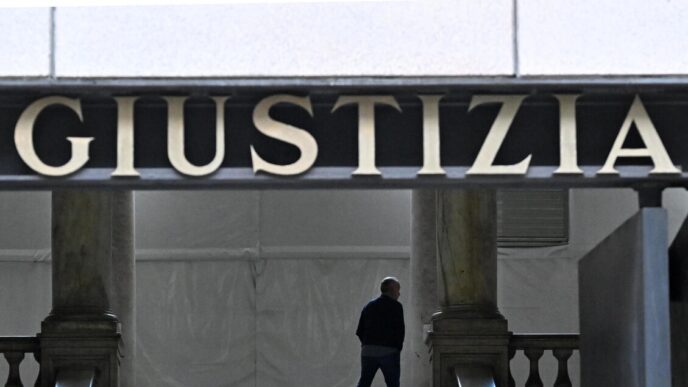 Condanna A Due Anni Per Persec
