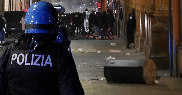 Corteo Anarchico A Torino3A Van