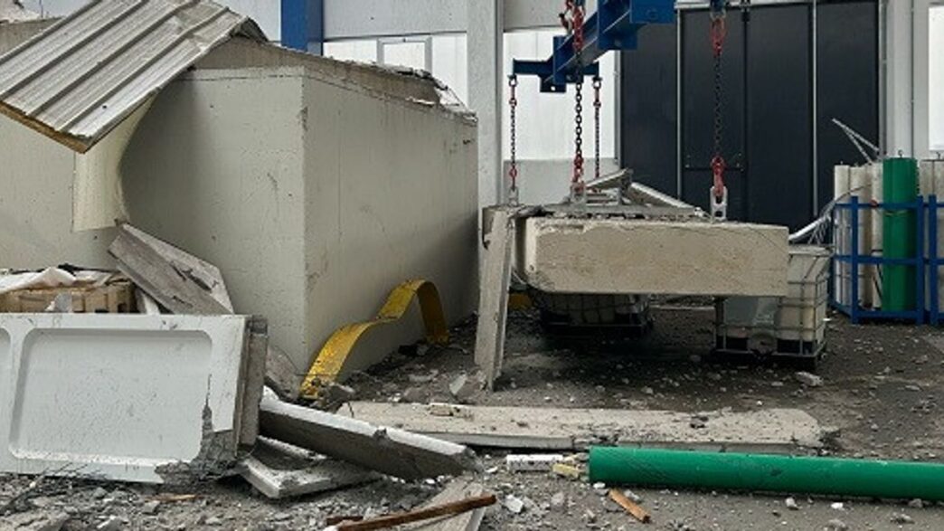 Crollo Del Capannone Industria