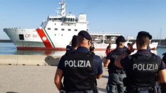 Crotone3A Due Afgani Fermati Ac