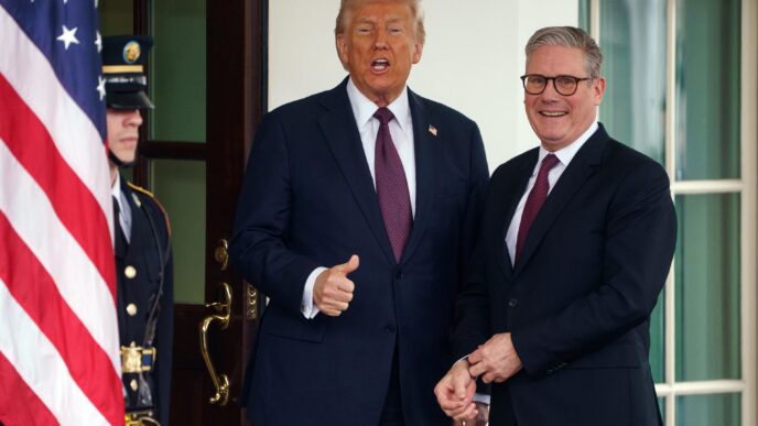 Donald Trump Annuncia L27Ingles