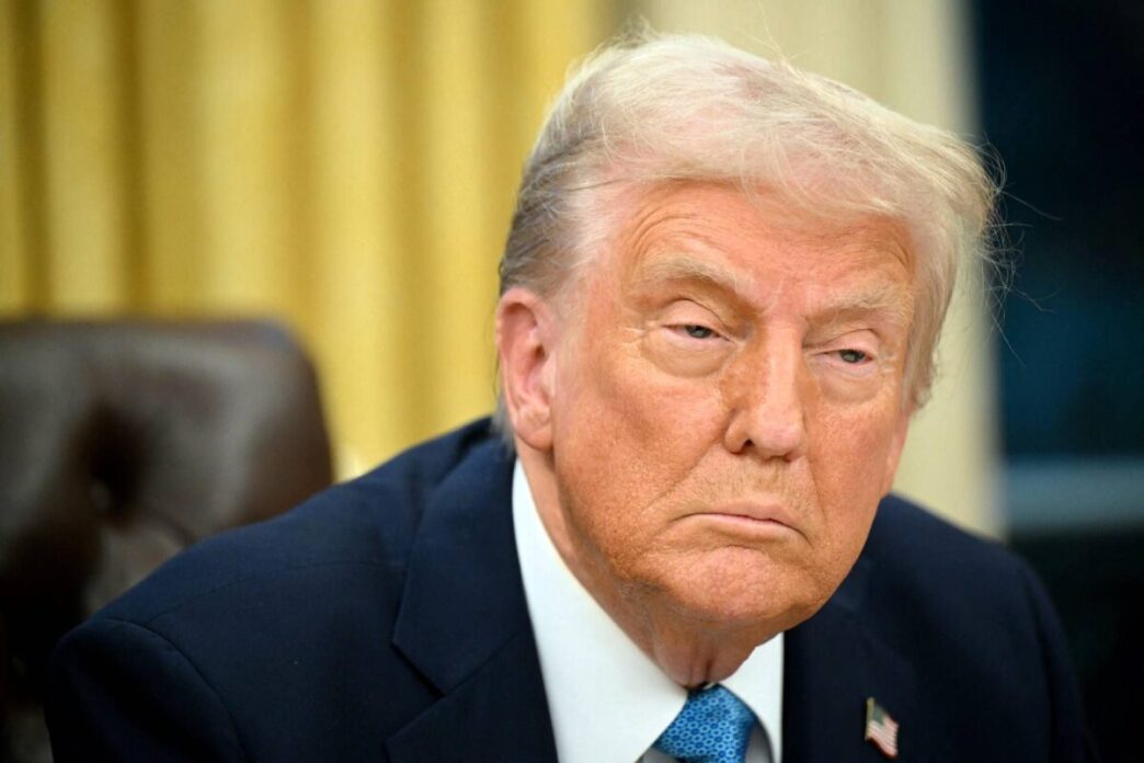 Donald Trump Sospende I Dazi3A