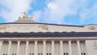Donne In Protesta Al Teatro Sa