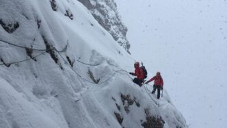 Due Alpinisti Scomparsi In Gri