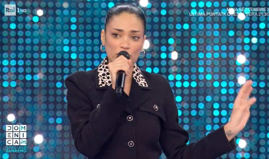 Elodie Difende Giorgia E Chiar