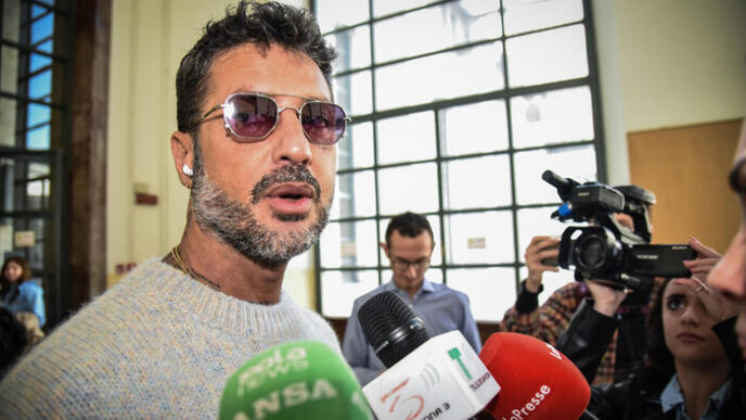 Fabrizio Corona Annuncia Un Nu