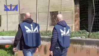 Fermi A Brescia3A Tre Persone C