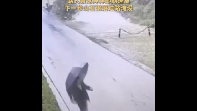 Frana A Qianwei2C Cina3A Terreno