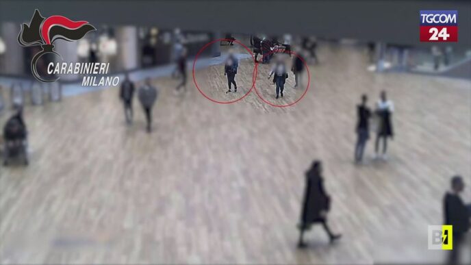 Furto Aggravato Nel Centro Com