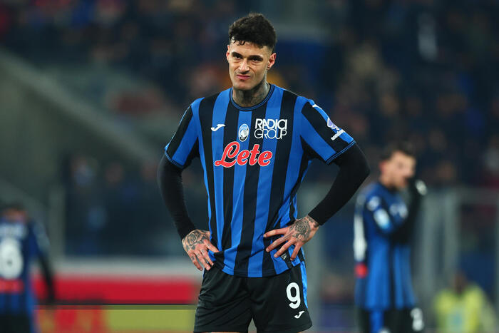 Gianluca Scamacca Affronta Un