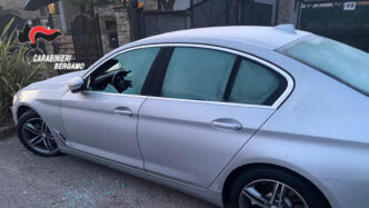 Giovani Ladri Danneggiano Auto