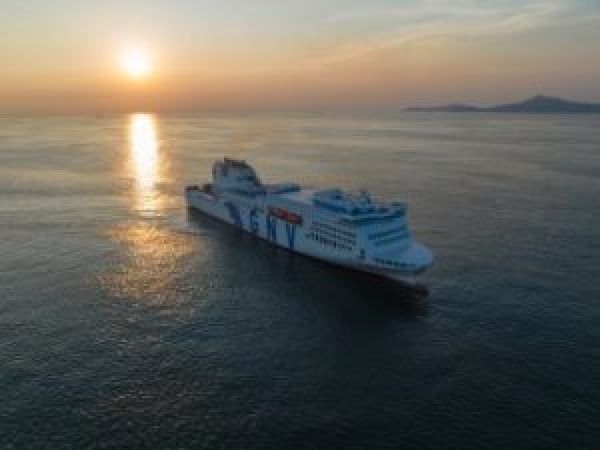 Grandi Navi Veloci Presenta La