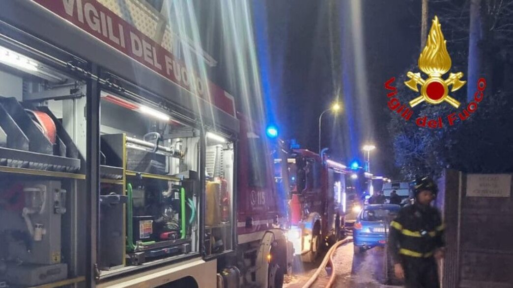 Grandi Fiamme In Un27Azienda Pl