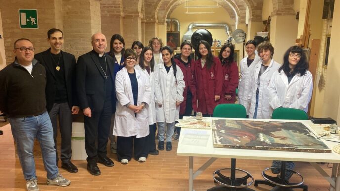 Il Vescovo Di Macerata In Visi