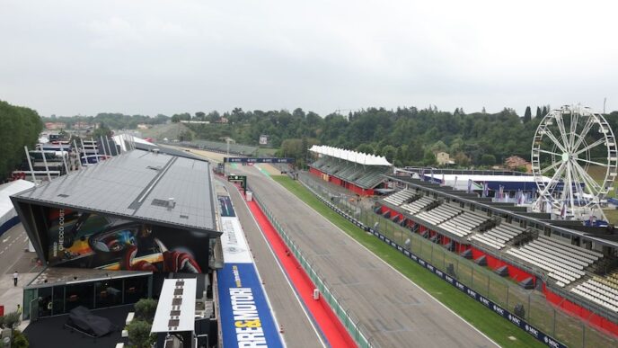 Imola3A Le28099Autodromo Che Punta A