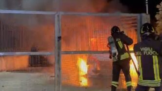 Incendio Distrugge Ambulanza E
