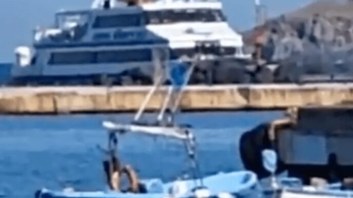 Incidente Nel Porto Di Forio D