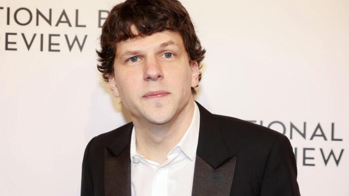 Jesse Eisenberg Prende Le Dist